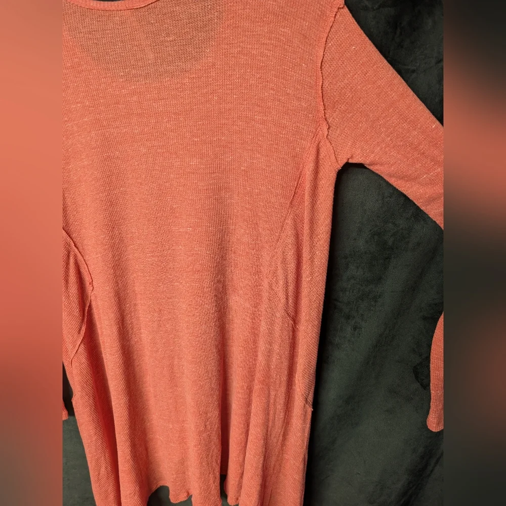 Free People Women's Coral Waffle Knit Oversized Asymmetrical Hem Long Sleeve Top